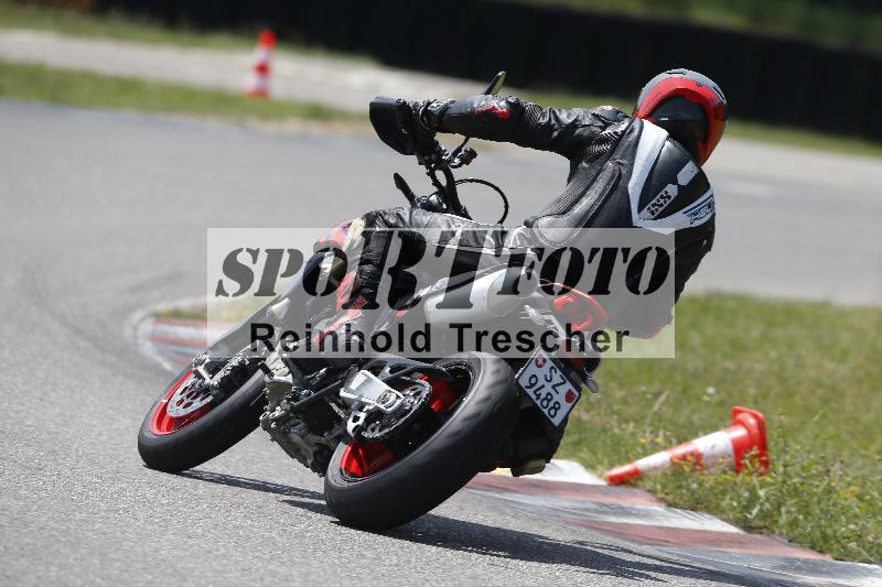 /27 12.06.2025 Ducati Schweiz Trackday Warmup  ADR/gruen-vert/22